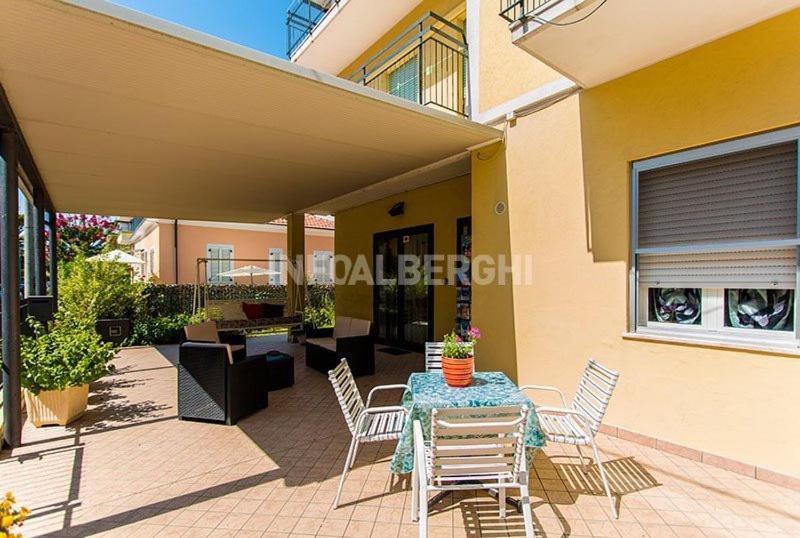 Hotel Argo Rimini Buitenkant foto