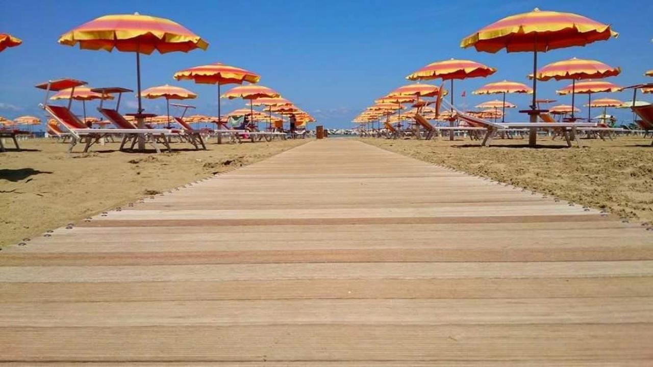Hotel Argo Rimini Buitenkant foto