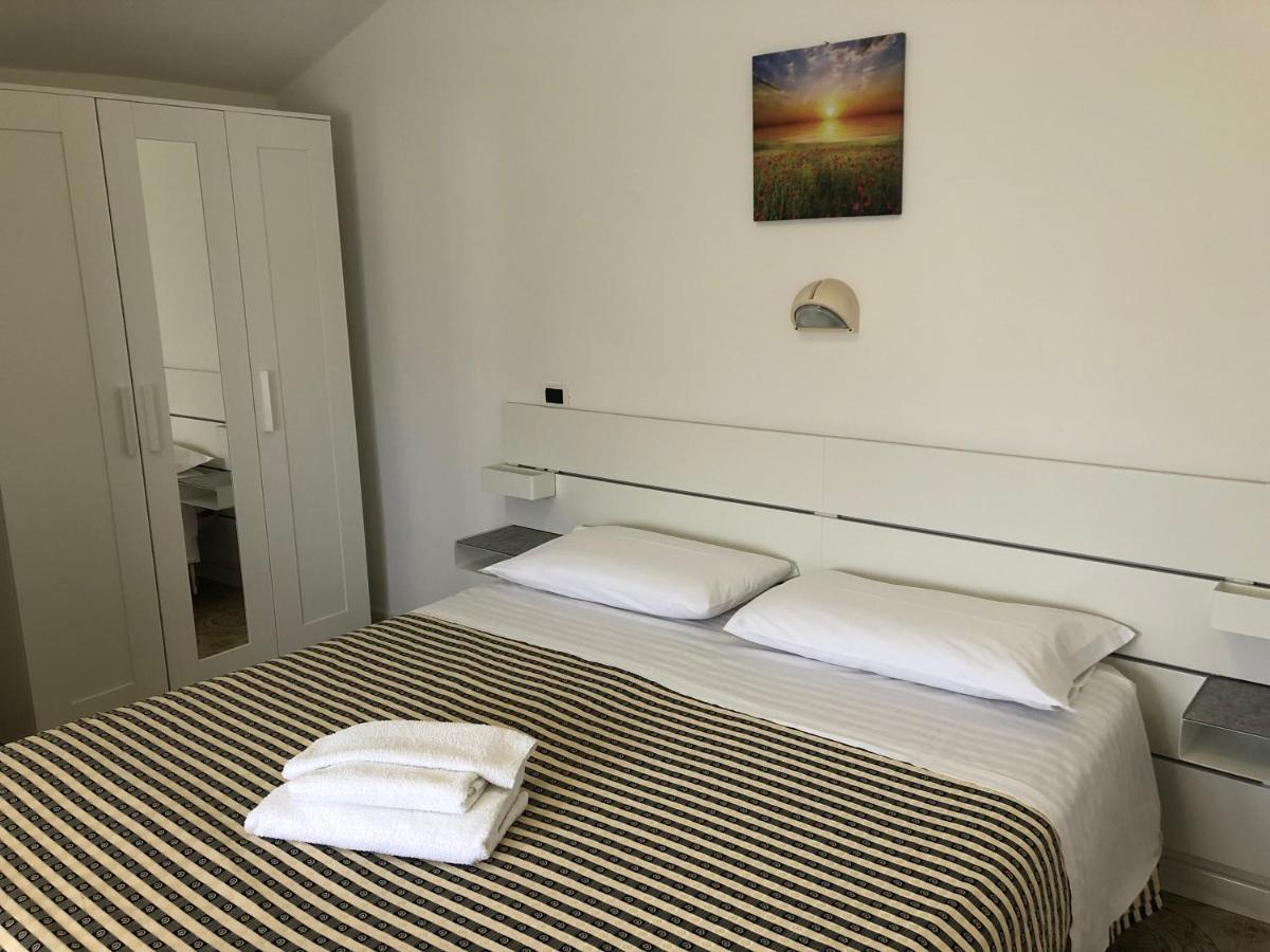 Hotel Argo Rimini Buitenkant foto