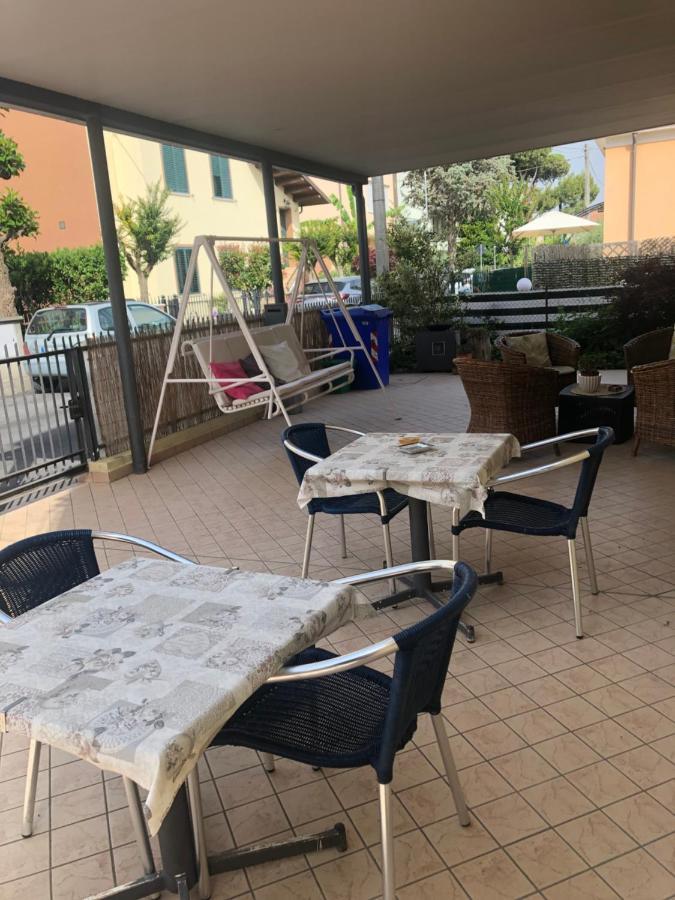 Hotel Argo Rimini Buitenkant foto