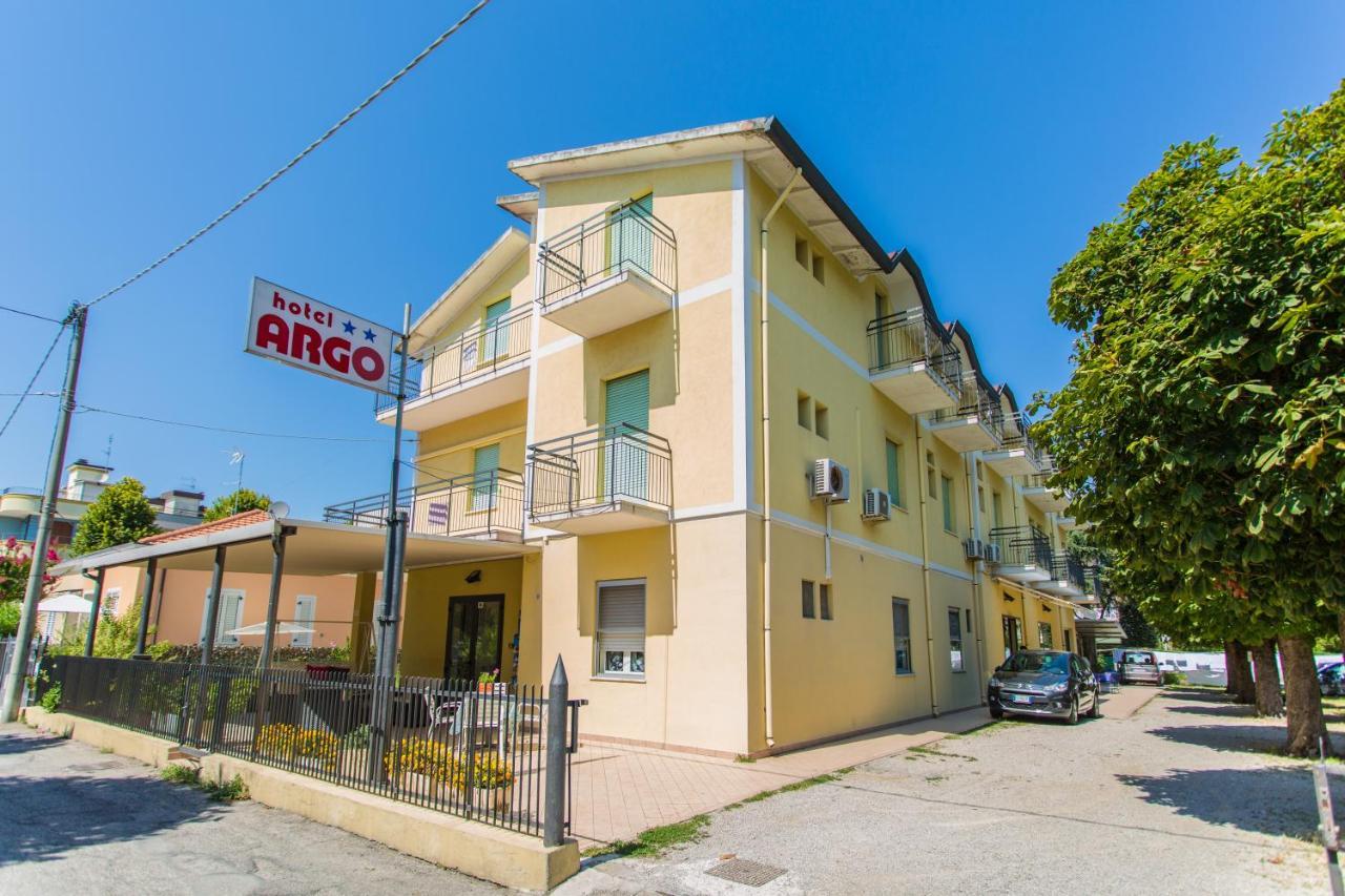 Hotel Argo Rimini Buitenkant foto