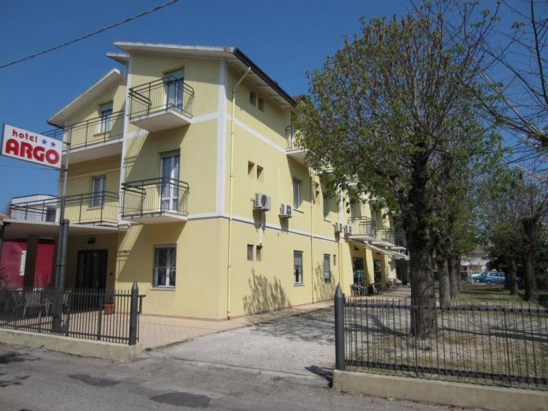 Hotel Argo Rimini Buitenkant foto