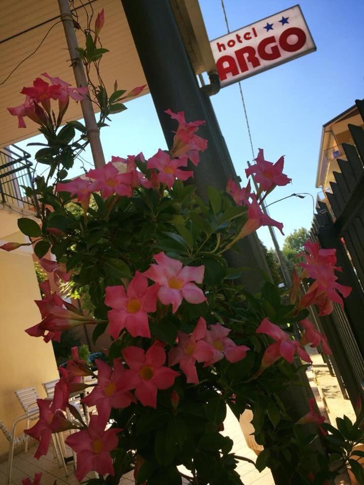 Hotel Argo Rimini Buitenkant foto
