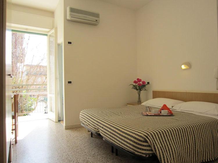 Hotel Argo Rimini Buitenkant foto