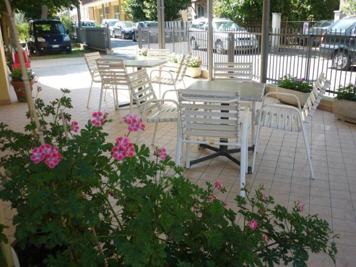 Hotel Argo Rimini Buitenkant foto