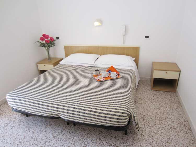 Hotel Argo Rimini Buitenkant foto